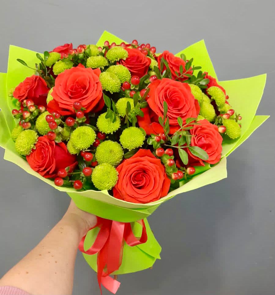 Букет цветов из: Хризантемы и Розы в Воронцовке