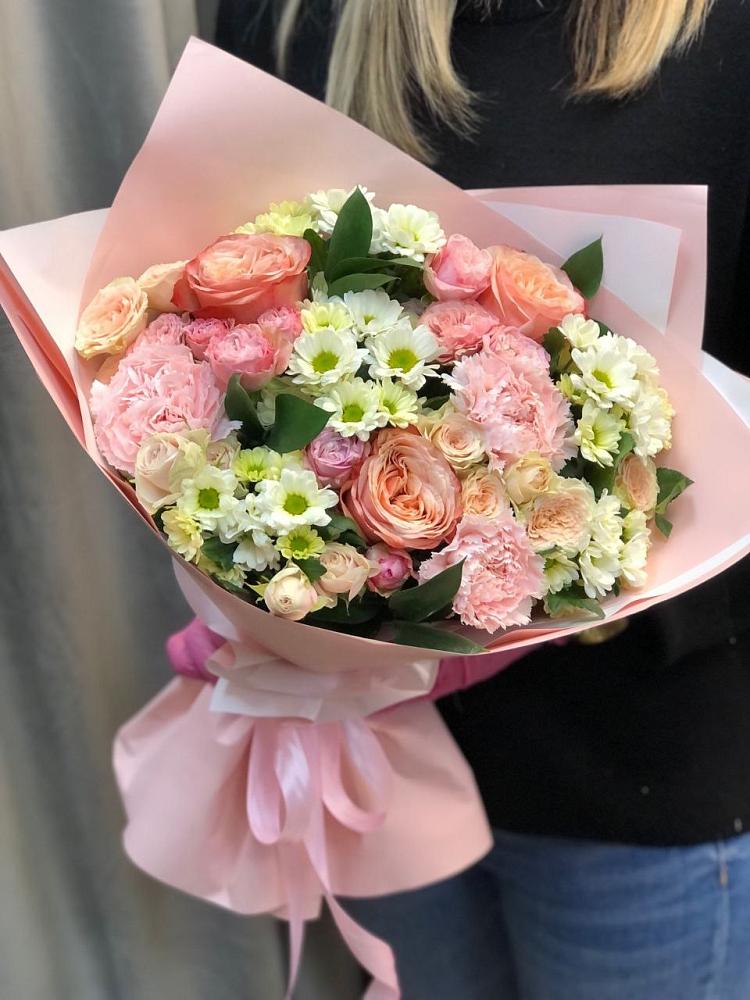 Букет цветов из: Гвоздики, Розы и Хризантемы в Воронцовке