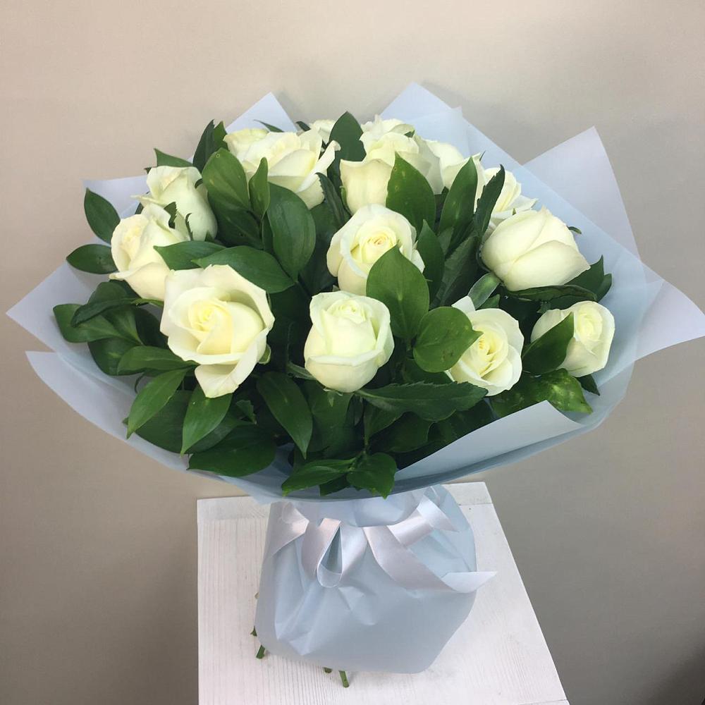 Букет 15 Белых роз Проуд в Воронцовке