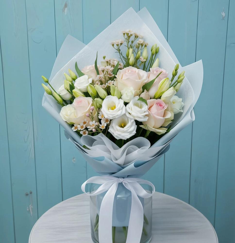 Букет цветов из: Розы и Лизиантусы в Воронцовке