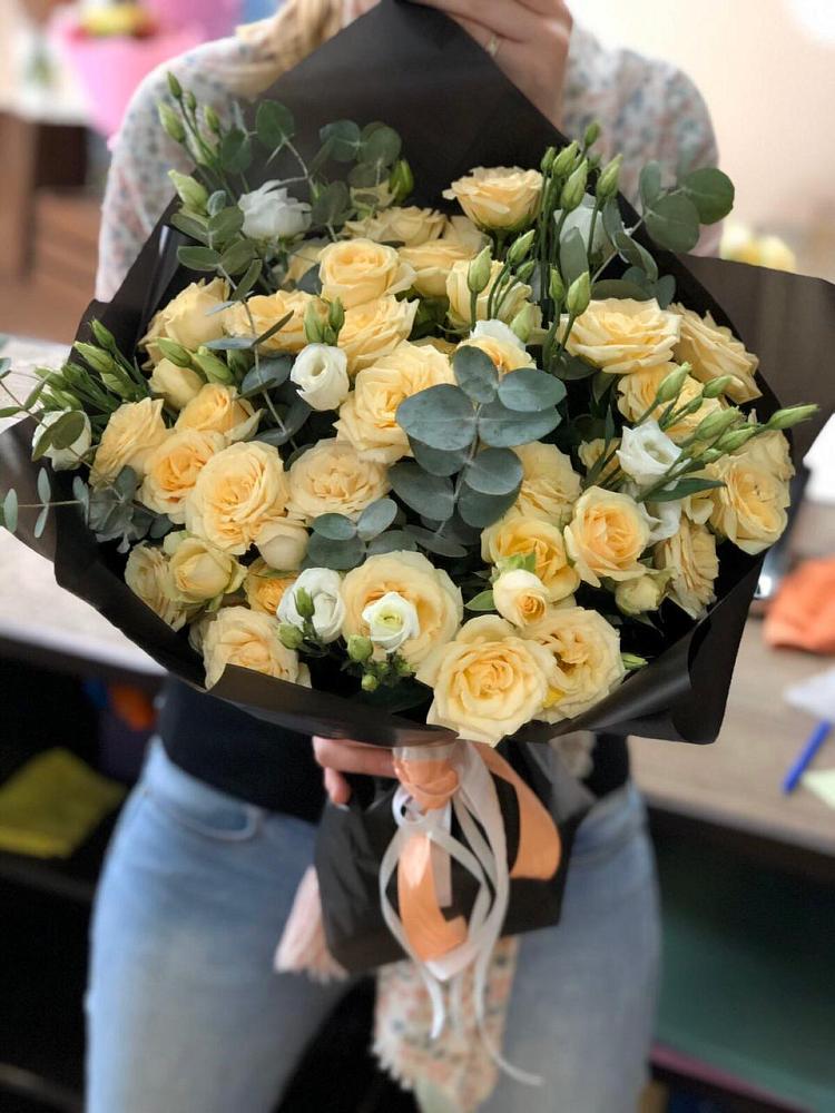 Букет цветов из: Розы и Лизиантусы в Воронцовке