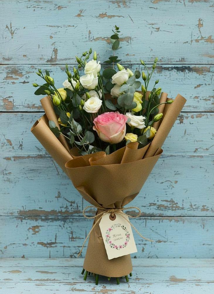 Букет цветов из: Розы и Лизиантусы в Воронцовке