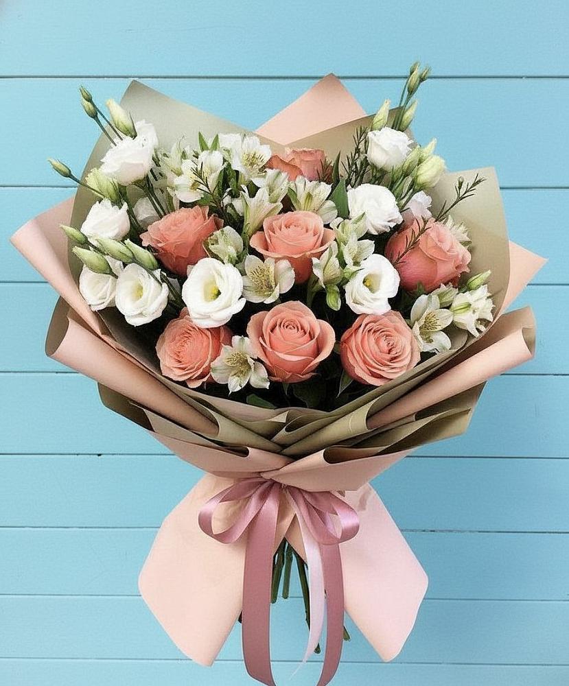 Букет цветов из: Розы, Альстромерии и Лизиантусы в Воронцовке
