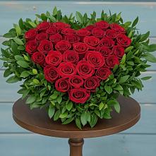 Цветочная композиция из Розы в виде сердца #REPLACE_PRED# Воронцовке