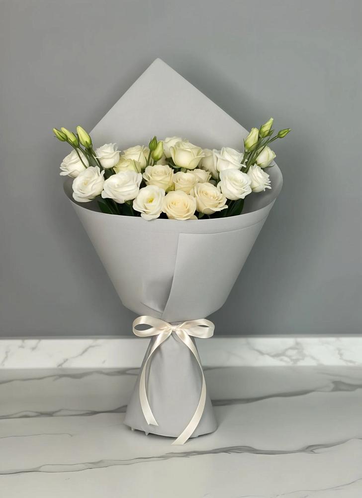 Букет цветов из: Розы и Лизиантусы в Воронцовке