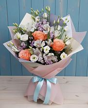 Букет цветов из:  Лизиантусы, Розы, Альстромерии и Гипсофила в Воронцовке