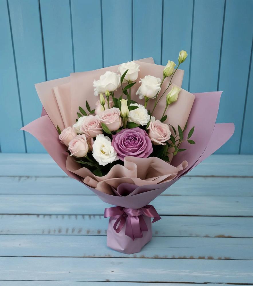 Букет цветов из: Розы и Лизиантусы в Воронцовке